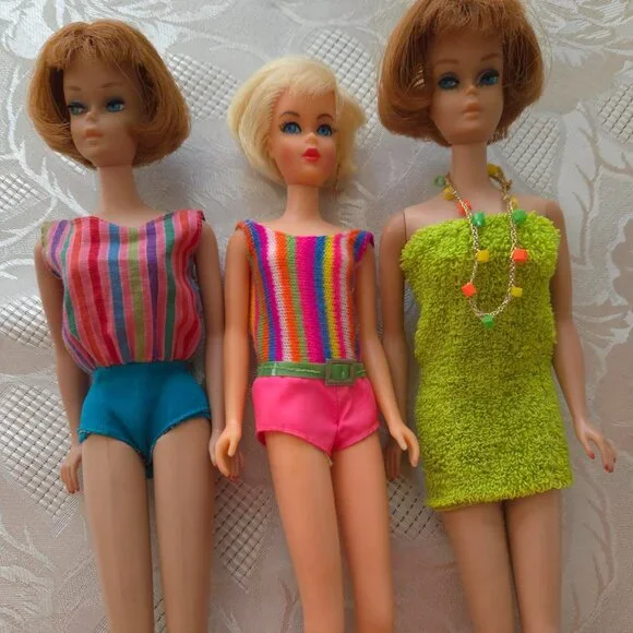 Vintage Barbie Doll with Accessories in GREAT Condition - Picture 2 of 12